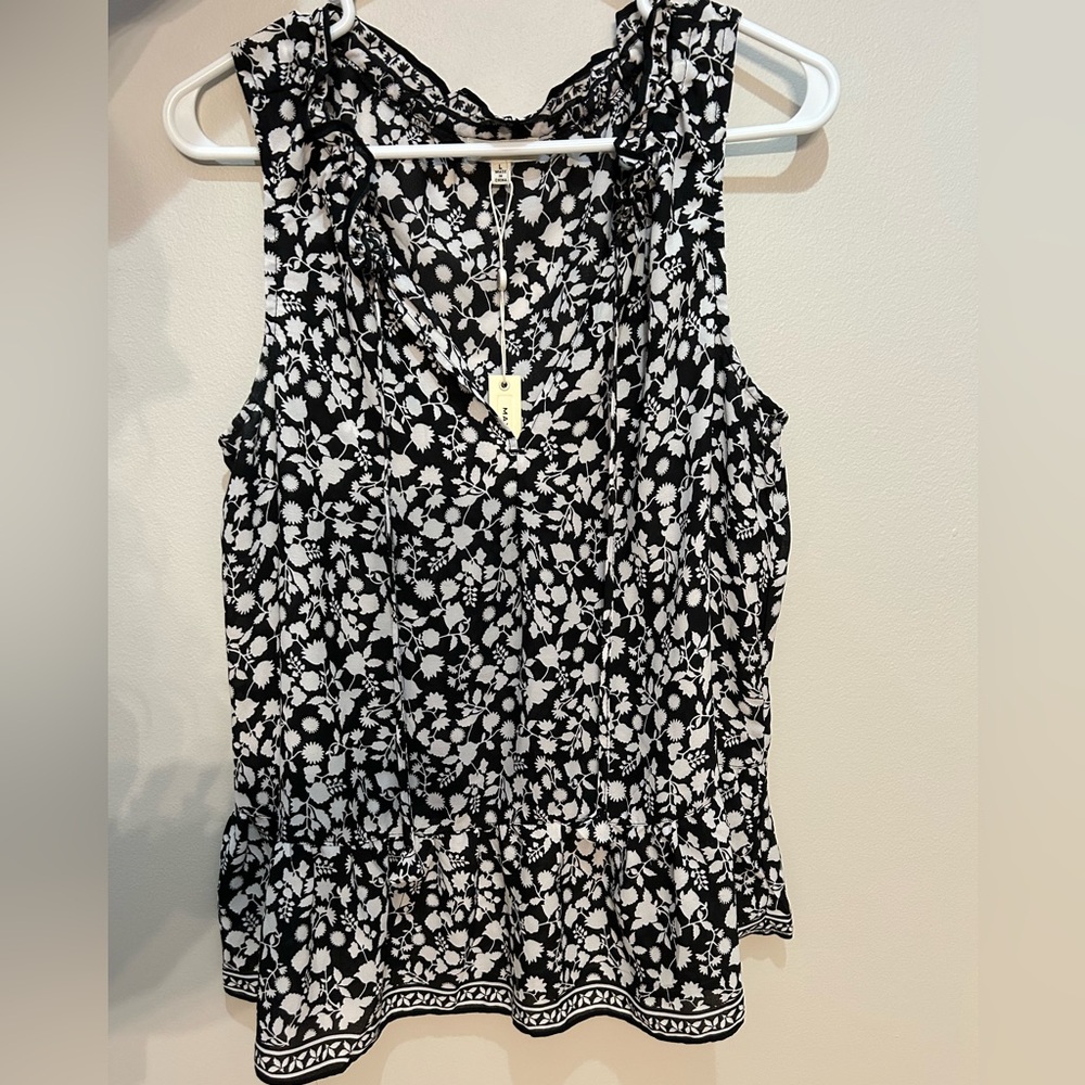 Max Studio Sleeveless Women’s Blouse